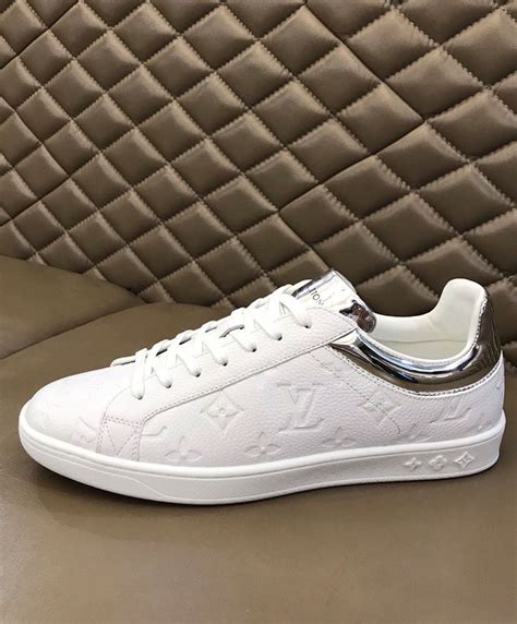 louis vuitton trainer sneaker white iridescent